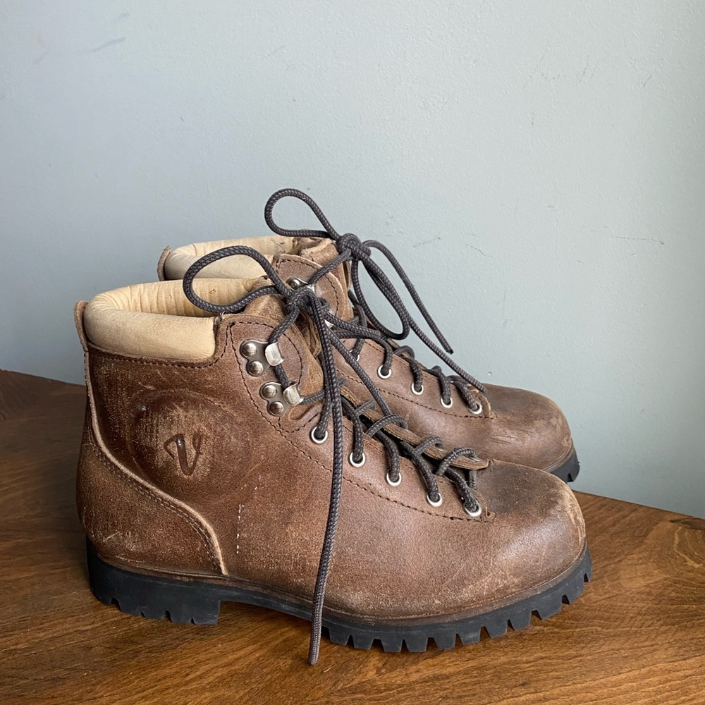 Italian Cowhide Hiking Boots Size 7 Women’s Brown Leather Hiking Boots